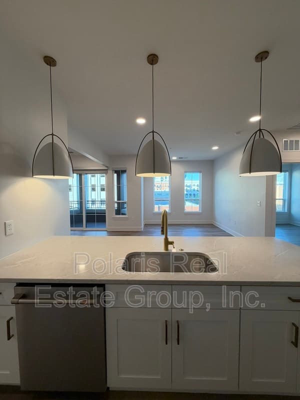 Carmel Condo: 925 Veterans Way
