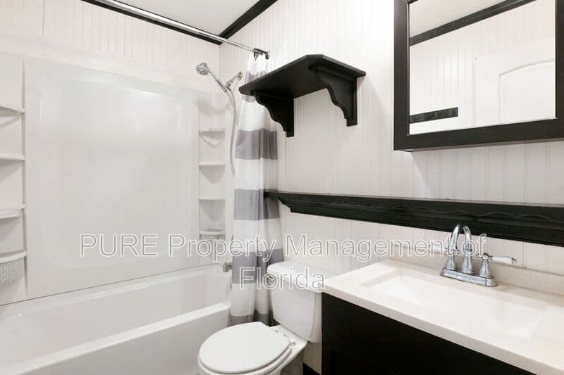 Ocklawaha House: 12300 SE 128th CT