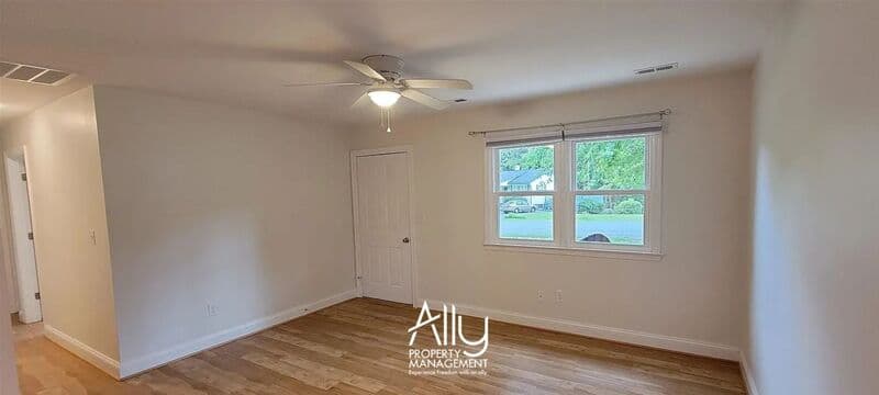 Charlottesville House: 290 Windfield Circle