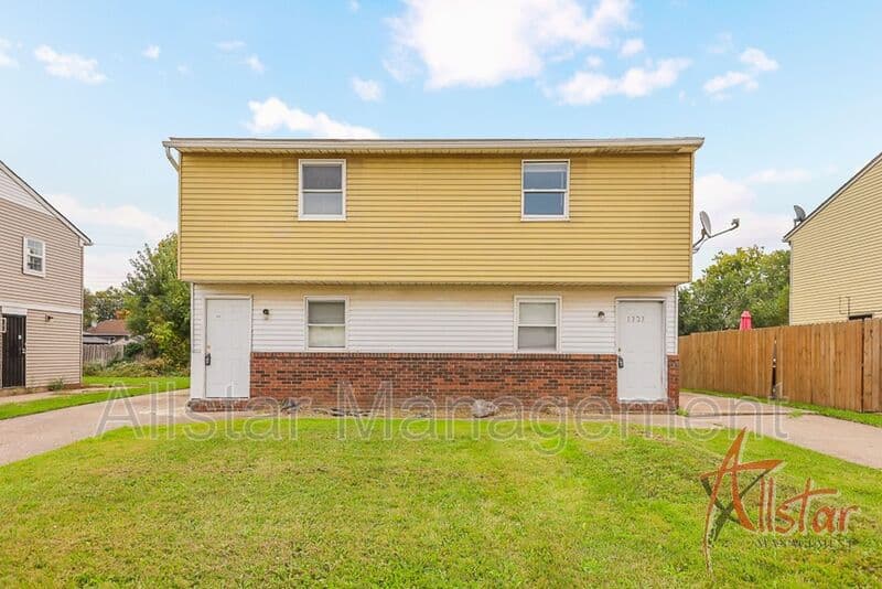 Lorain House: 1321 Massachusetts Ave