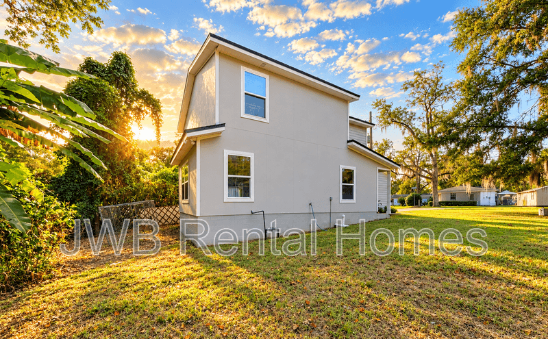 Jacksonville House: 2801 Myrtis Rd
