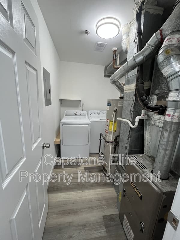Newark Condo: 44 Krueger Court - 1 - Downstairs Master Studio Suite