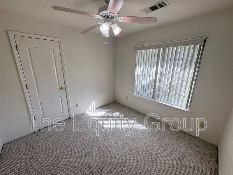 Visalia House: 323 South Citrus Court