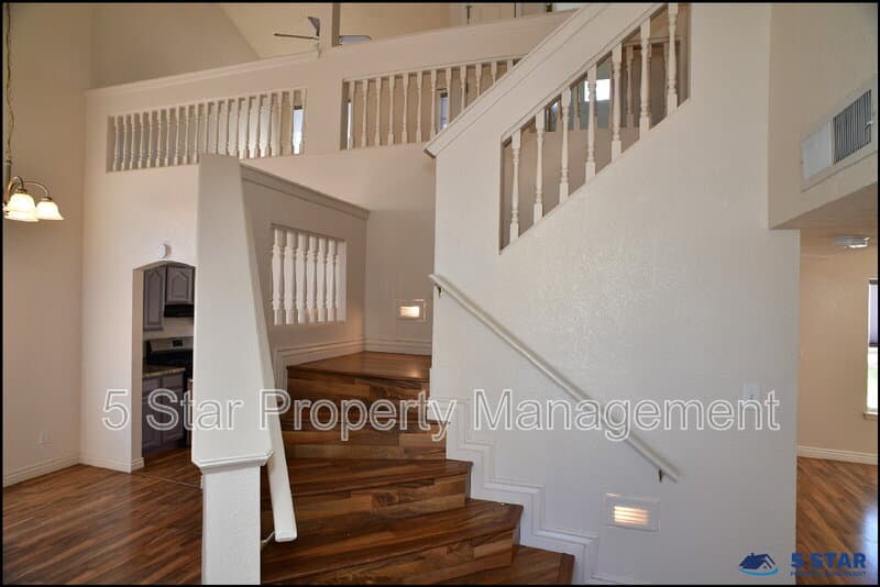 El Paso House: 12062 Ben Proctor Dr