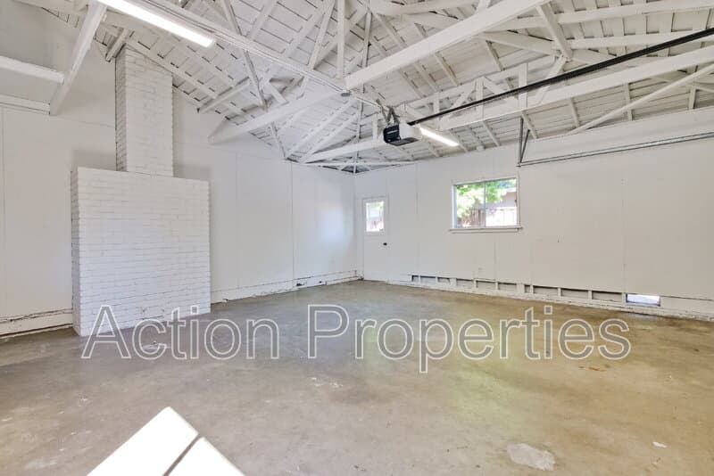 Mountain View House: 86 Dalma Drive