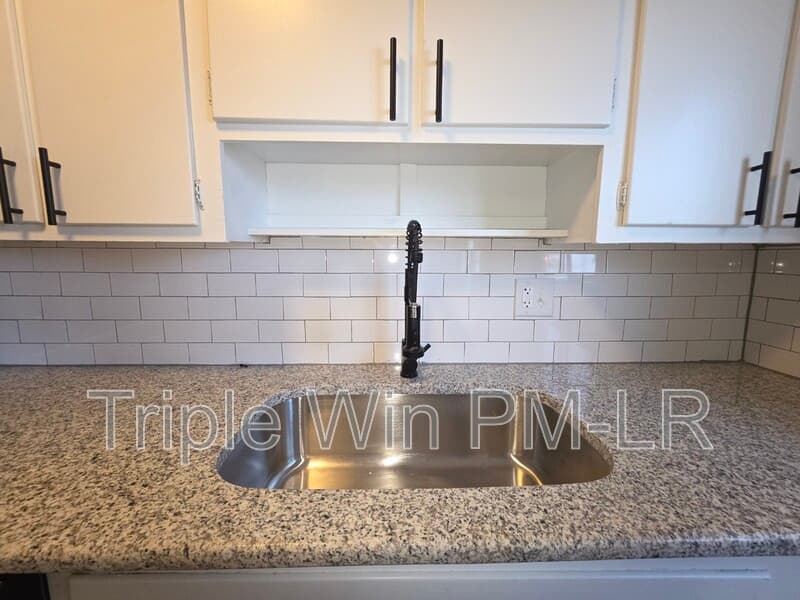 Jacksonville House: 1516 Gregory St