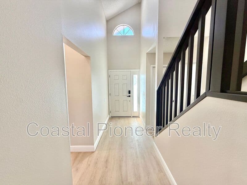 Tampa House: 8731 Huntfield St