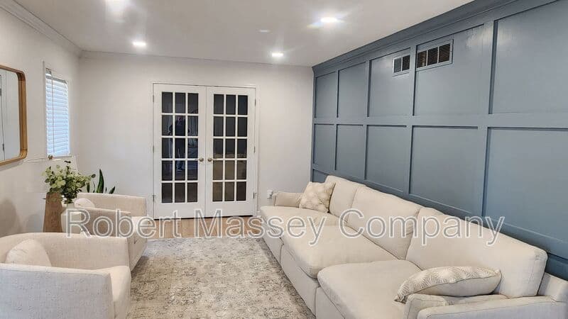 Louisville House: 2603 Aintree Way