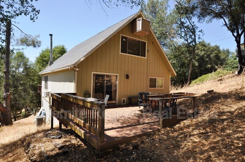 Groveland House: 20415 Pine Mountain Drive