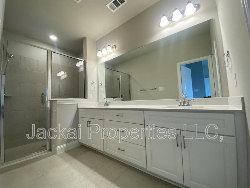Euless Townhome: 801 Ponds Edge Lane