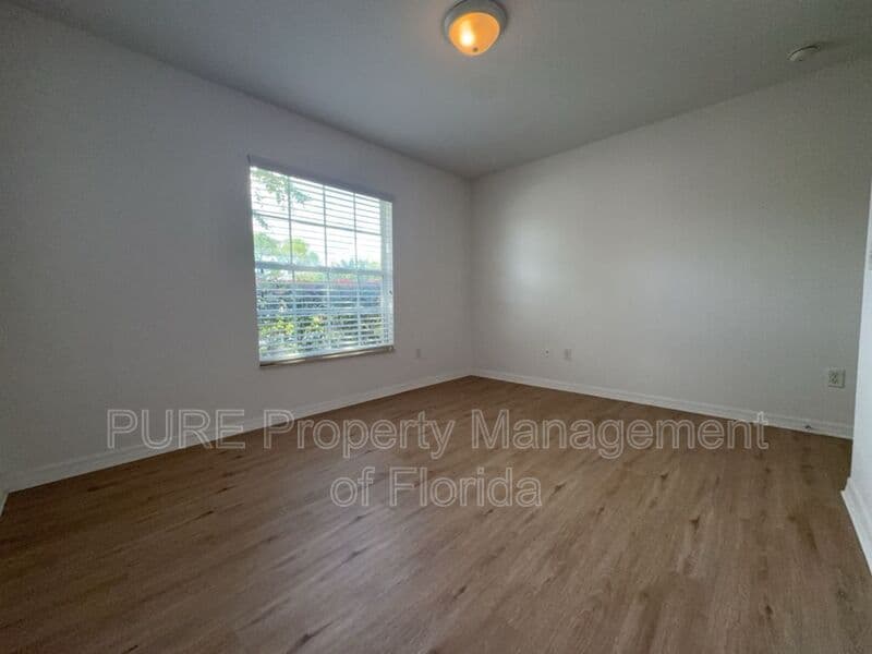 Ocala House: 15939 SW 14th Avenue Rd