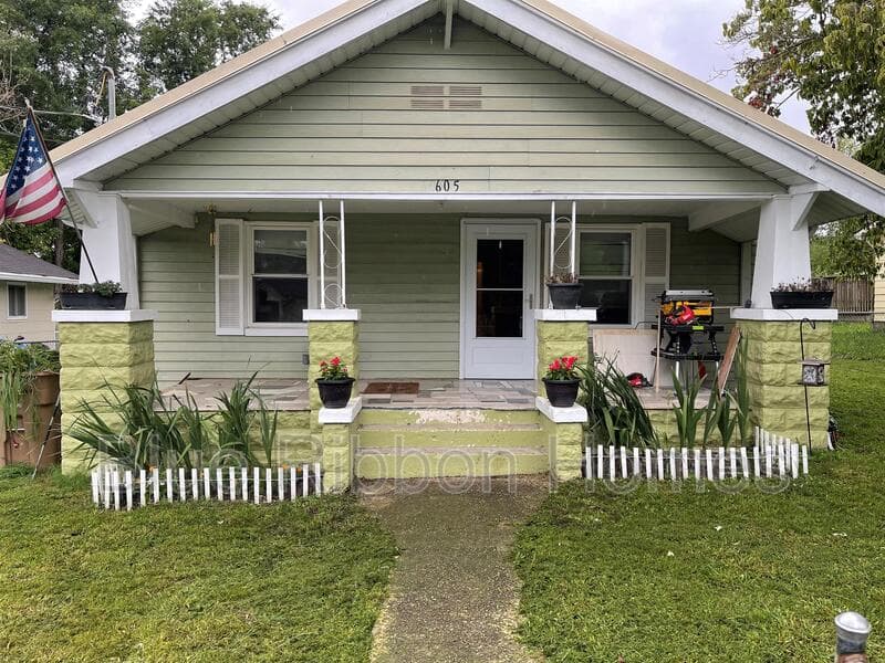 Knoxville House: 605 Victory Street Northwest