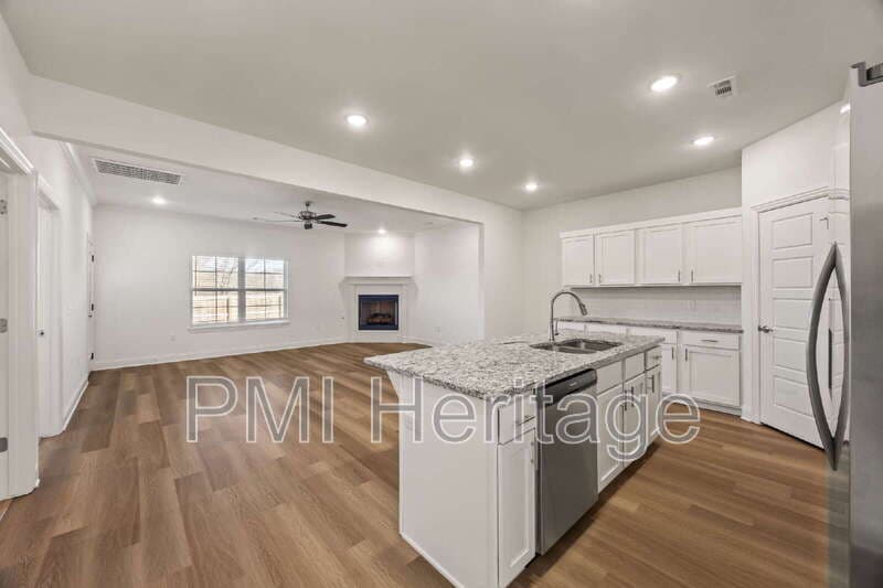 Bentonville House: 5802 Southwest Teppee Avenue