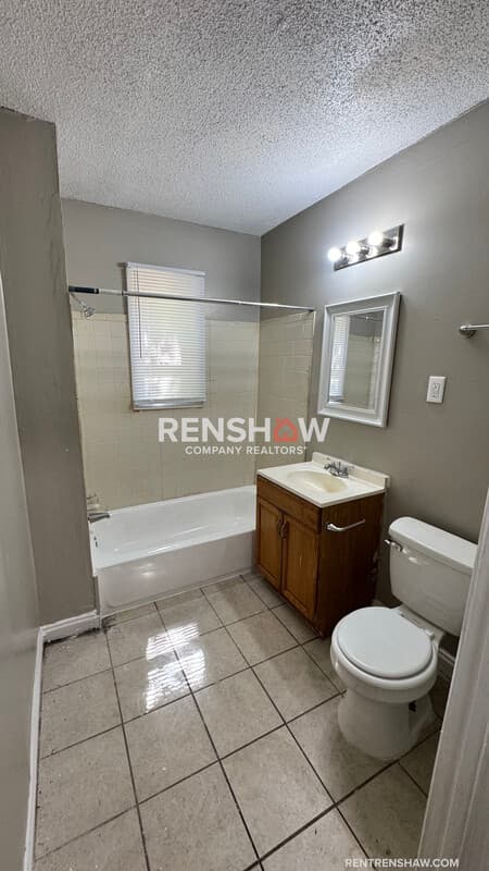 Memphis House: 2434 Vollintine