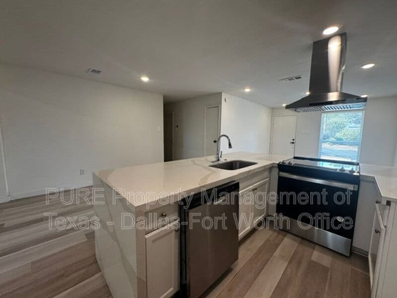Dallas House: 3814 Happy Canyon Dr