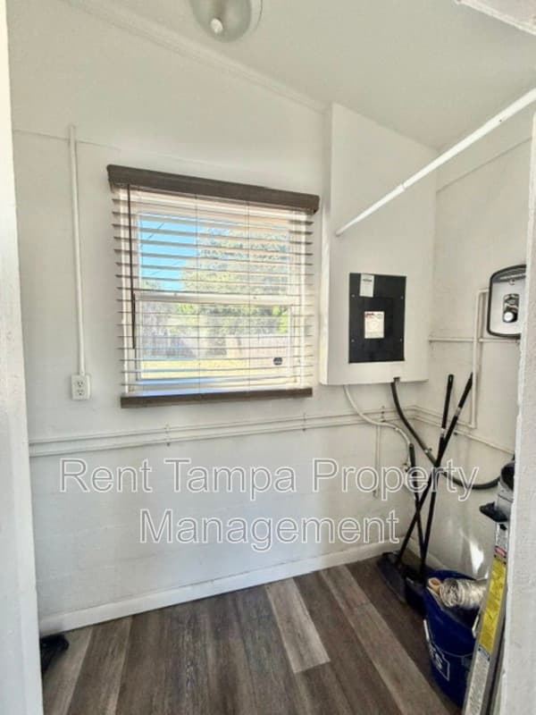 St. Petersburg House: 1635 40th Street South