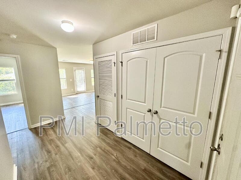 Columbia House: 333 Briercliff Drive