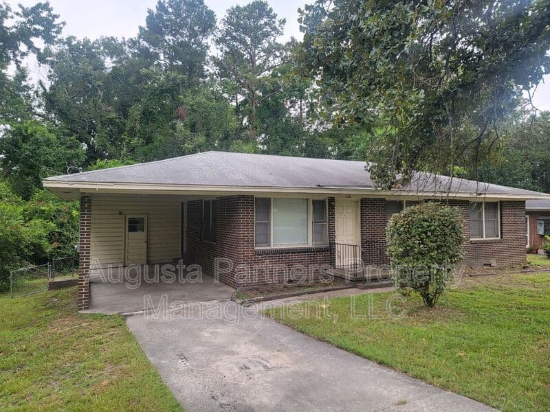 Augusta House: 2441 Dickey Rd