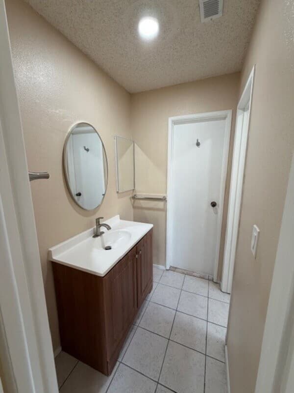 National City Condo: 1609 Grove Street Unit B