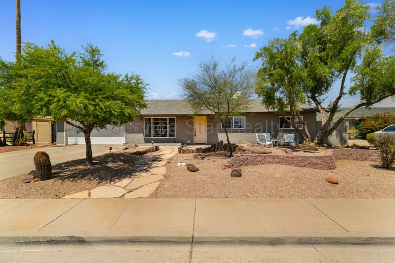 Scottsdale House: 8610 E Oak St