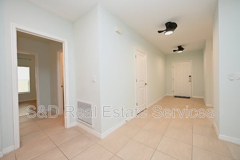 Lakeland House: 2028 Rosewood Cir