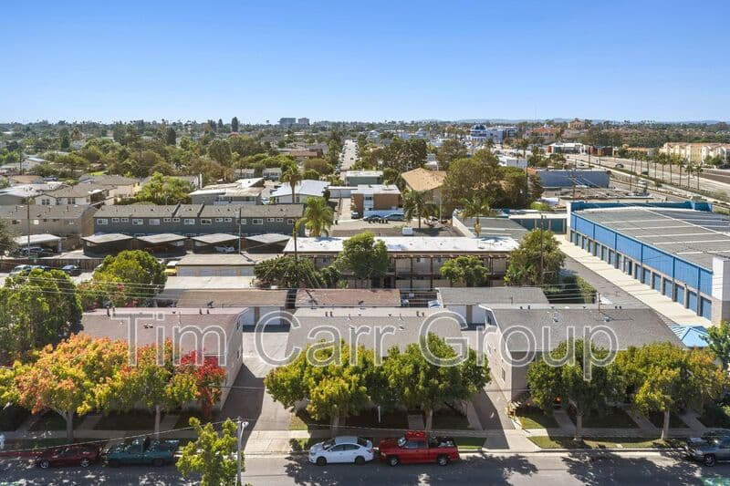 Costa Mesa Condo: 121 E Bay St