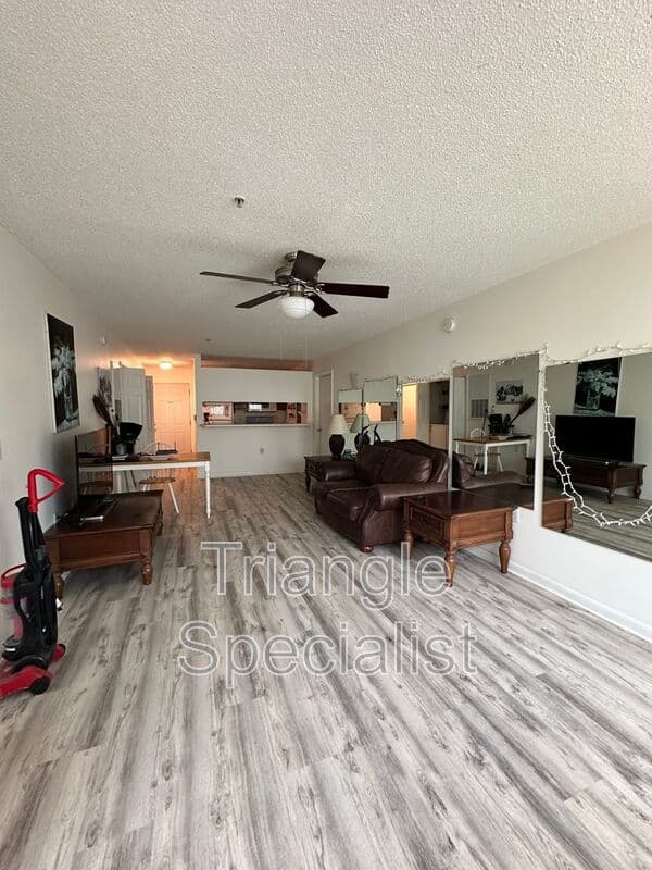 Raleigh Condo: 1420 Collegiate Circle