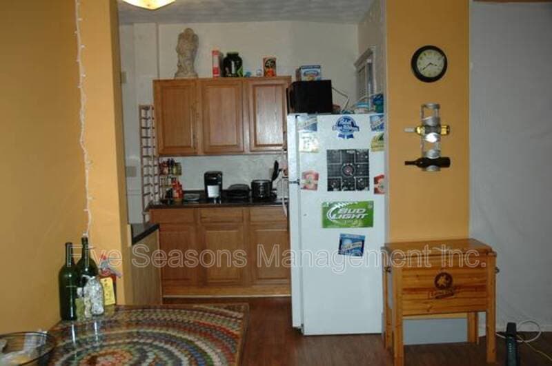 Burlington Condo: 8 Greene St - 1