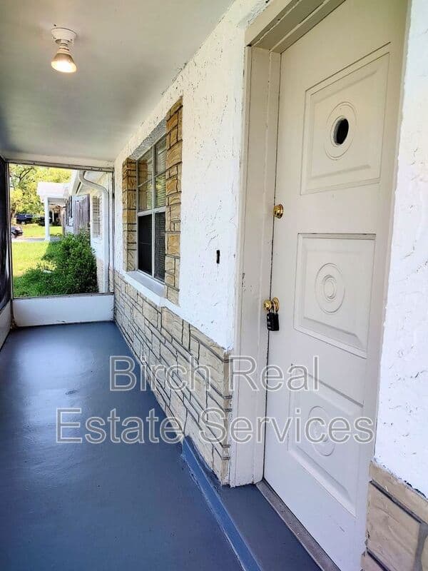 Holiday House: 3402 Peterborough St.