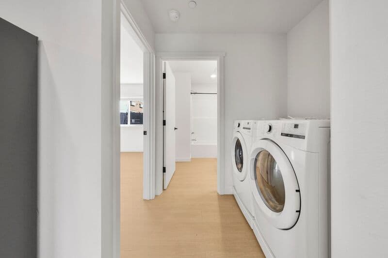Seaside Apartment: 1000 S Holladay Dr