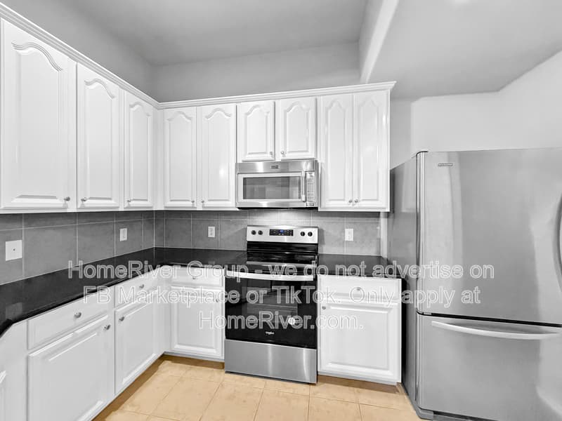 Allen Townhome: 1175 Sophia St