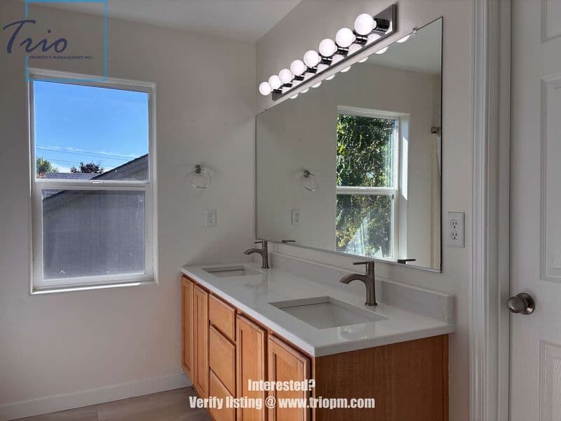 Eugene House: 1145 Ludgate Drive