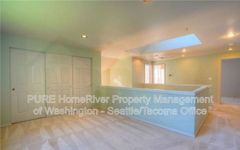 University Place House: 6109 83rd Ave W