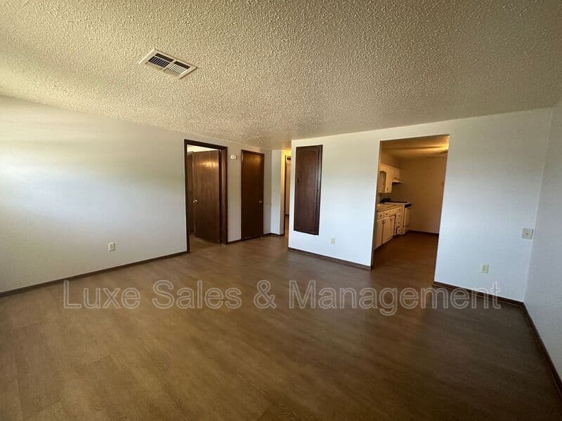 Choctaw House: 3025 Clarke St