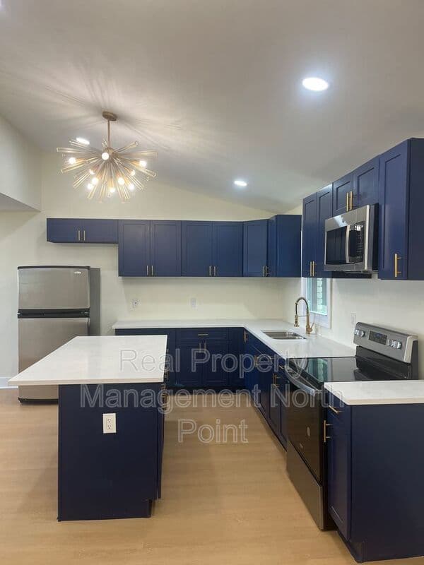 Atlanta House: 1645 Metropolitan Pkwy SW