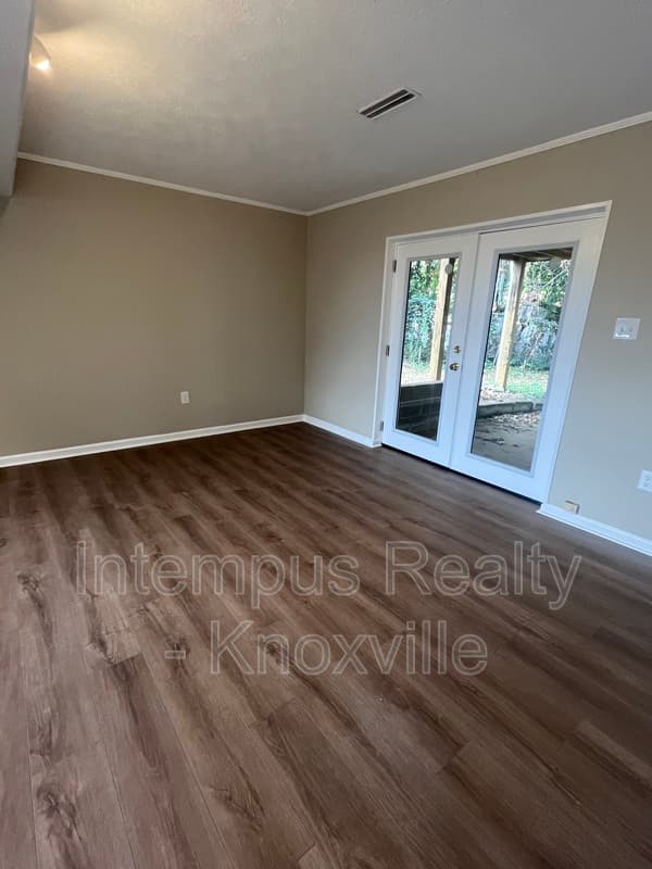 Knoxville House: 10917 Sonja Dr