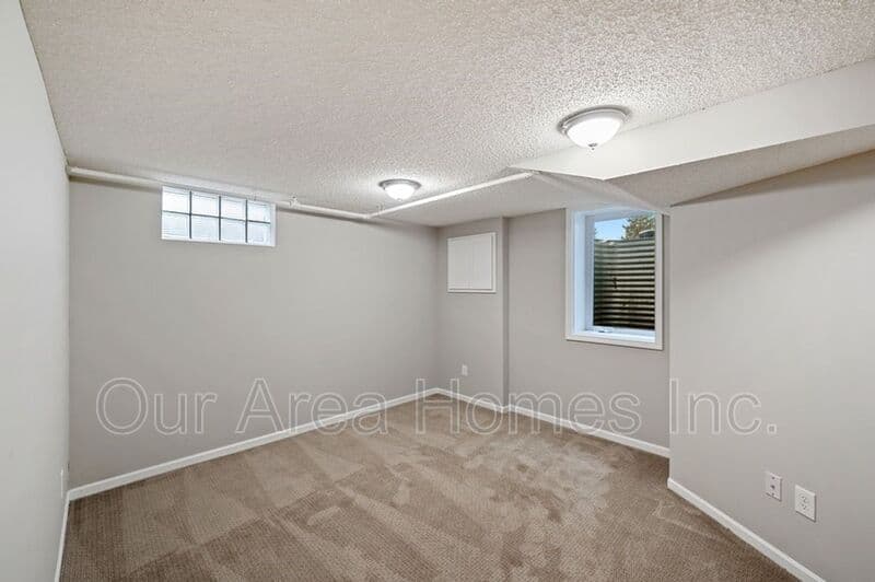 New Brighton House: 706 1st Ave NW