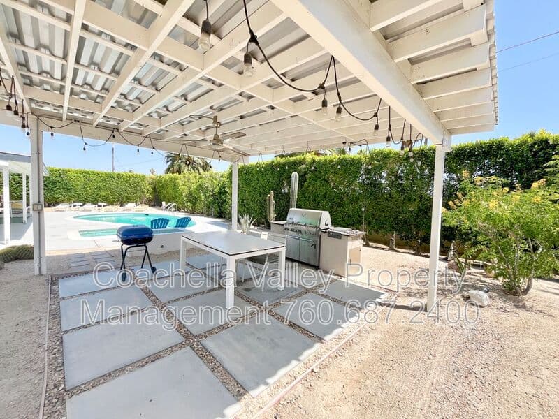 Palm Springs House: 2719 E Ventura Road