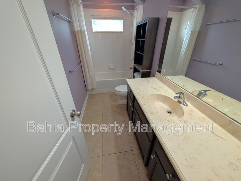 Tampa House: 7714 Landcare Ln