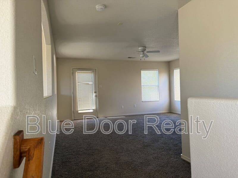 Rio Rancho House: 1379 Peppoli Loop