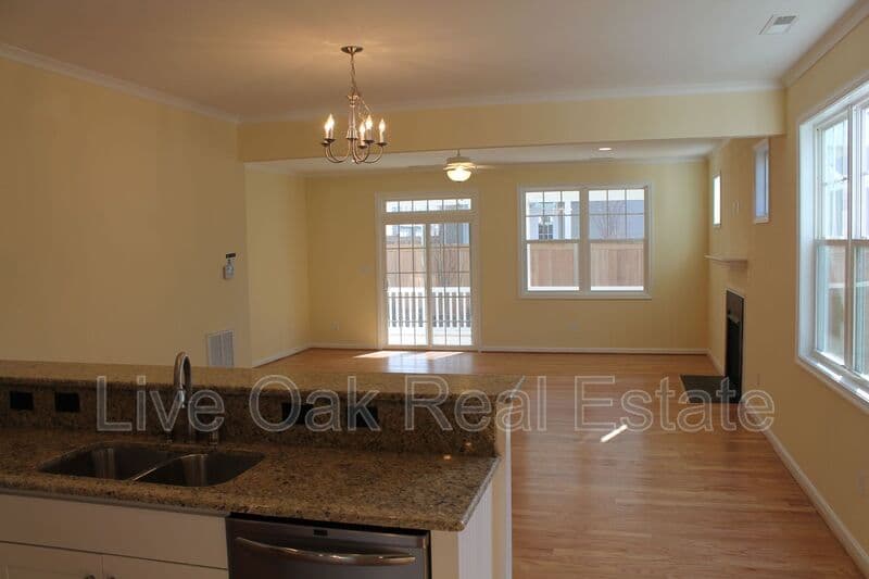 Virginia Beach House: 418 25th Street