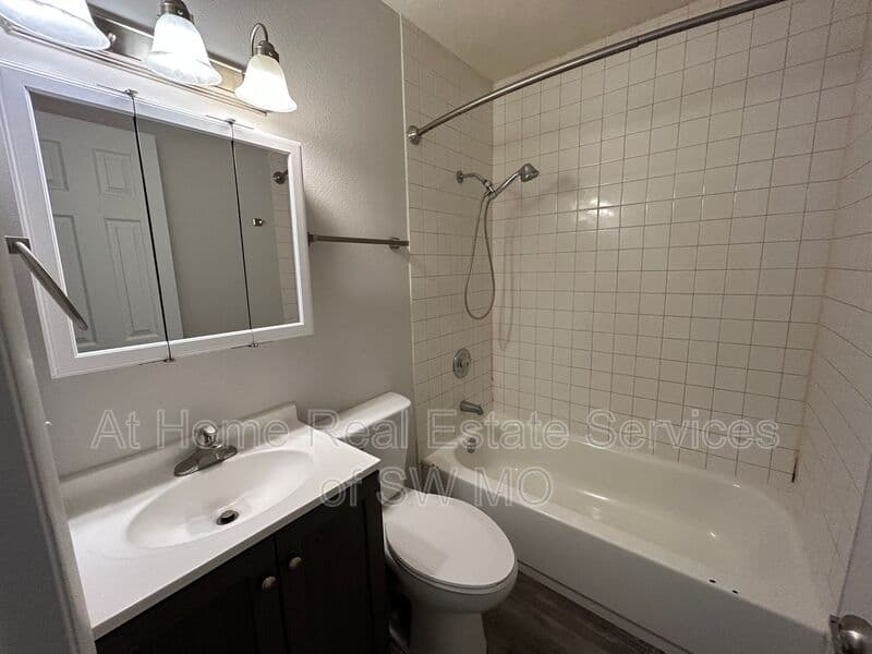 Springfield Townhome: 3345 E Linwood