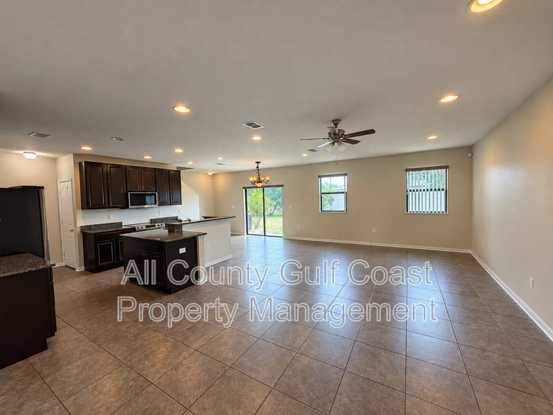 Palmetto House: 2234 10th Ave E