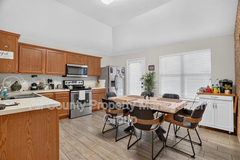 Fort Worth House: 6241 Trinity Creek
