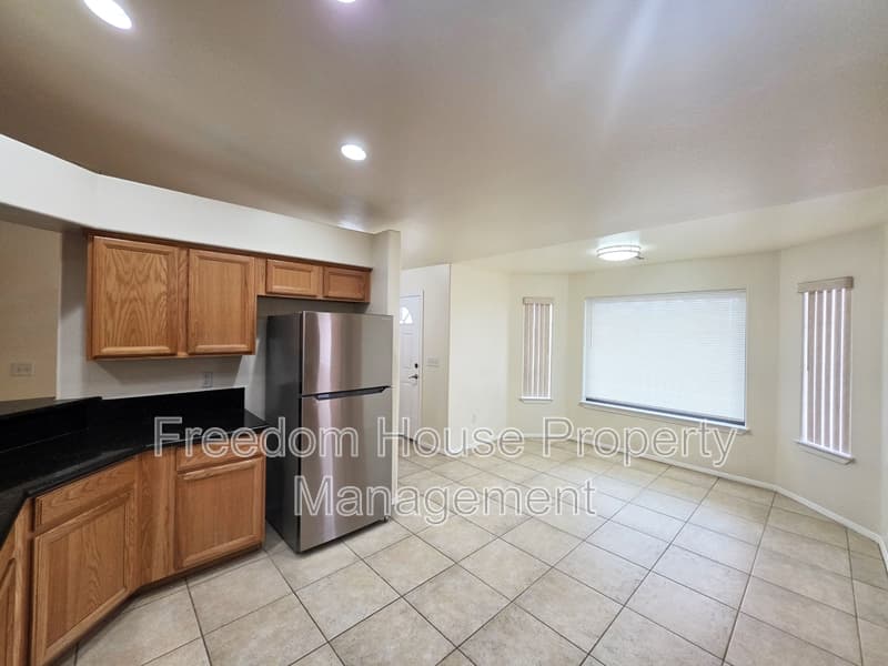 Pahrump House: 701 Mount Charleston Drive