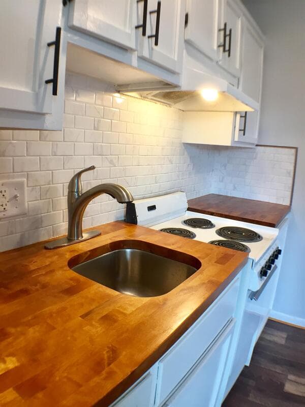 Pella Condo: 1010 Washington Street - 205