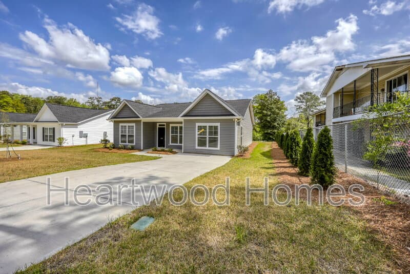 Columbia House: 6640 Satchel Ford Road