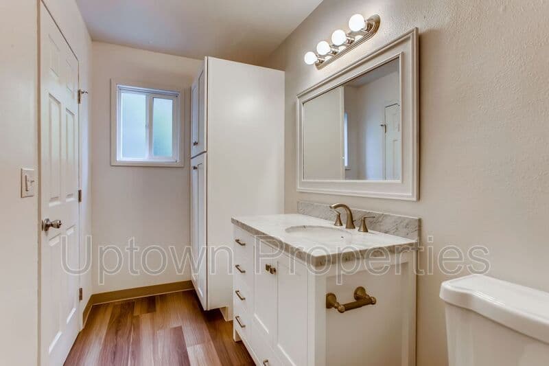 Portland House: 4633 SW Huber St