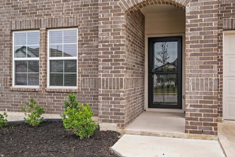 Manor House: 20221 Heinrich Lane