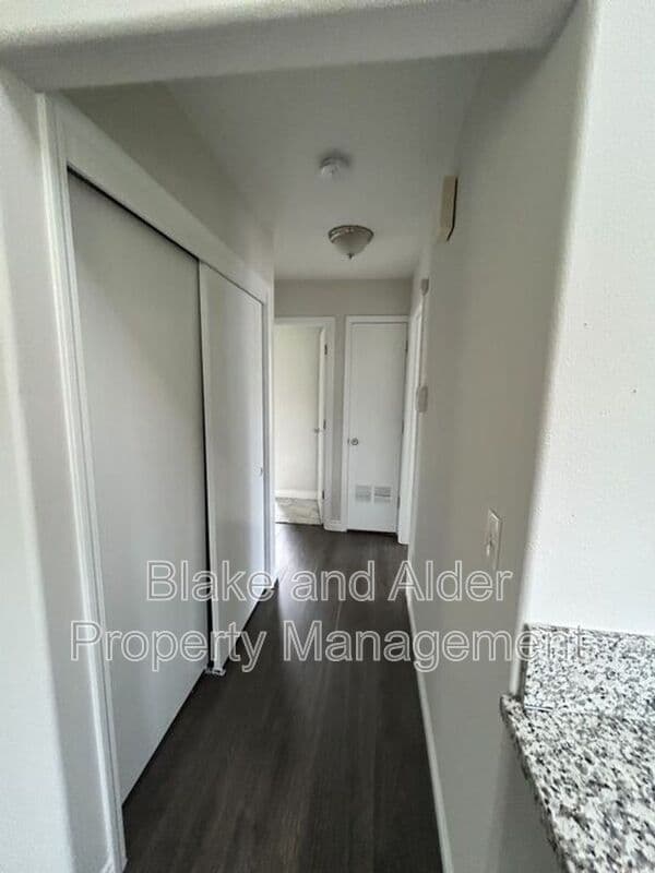 Portland House: 5609 SE 117TH Ave